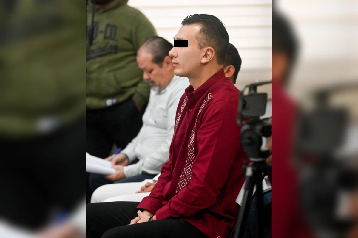 Detienen al tesorero de Tulum en el aeropuerto de Cancún tras hallazgo de un arma de fuego; se separa del cargo