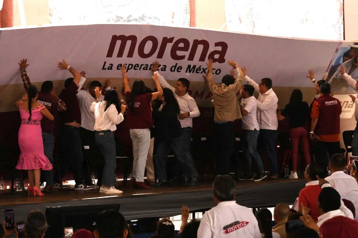 Oposición denuncia a López Beltrán por actos anticipados de campaña