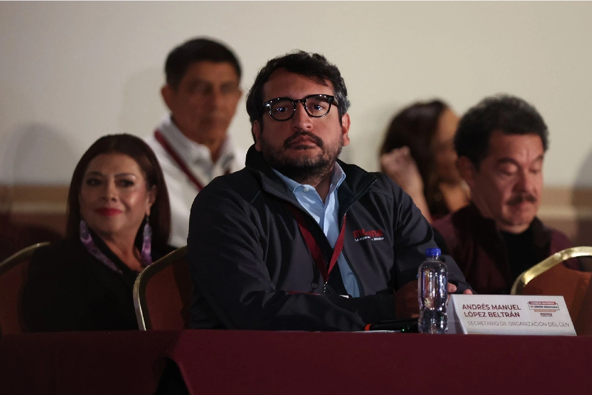Oposición denuncia a López Beltrán por actos anticipados de campaña