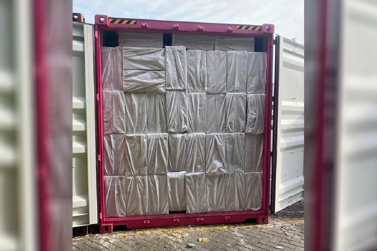 Aseguran 554 mil cajetillas de cigarros en aduana de Lázaro Cárdenas, Michoacán