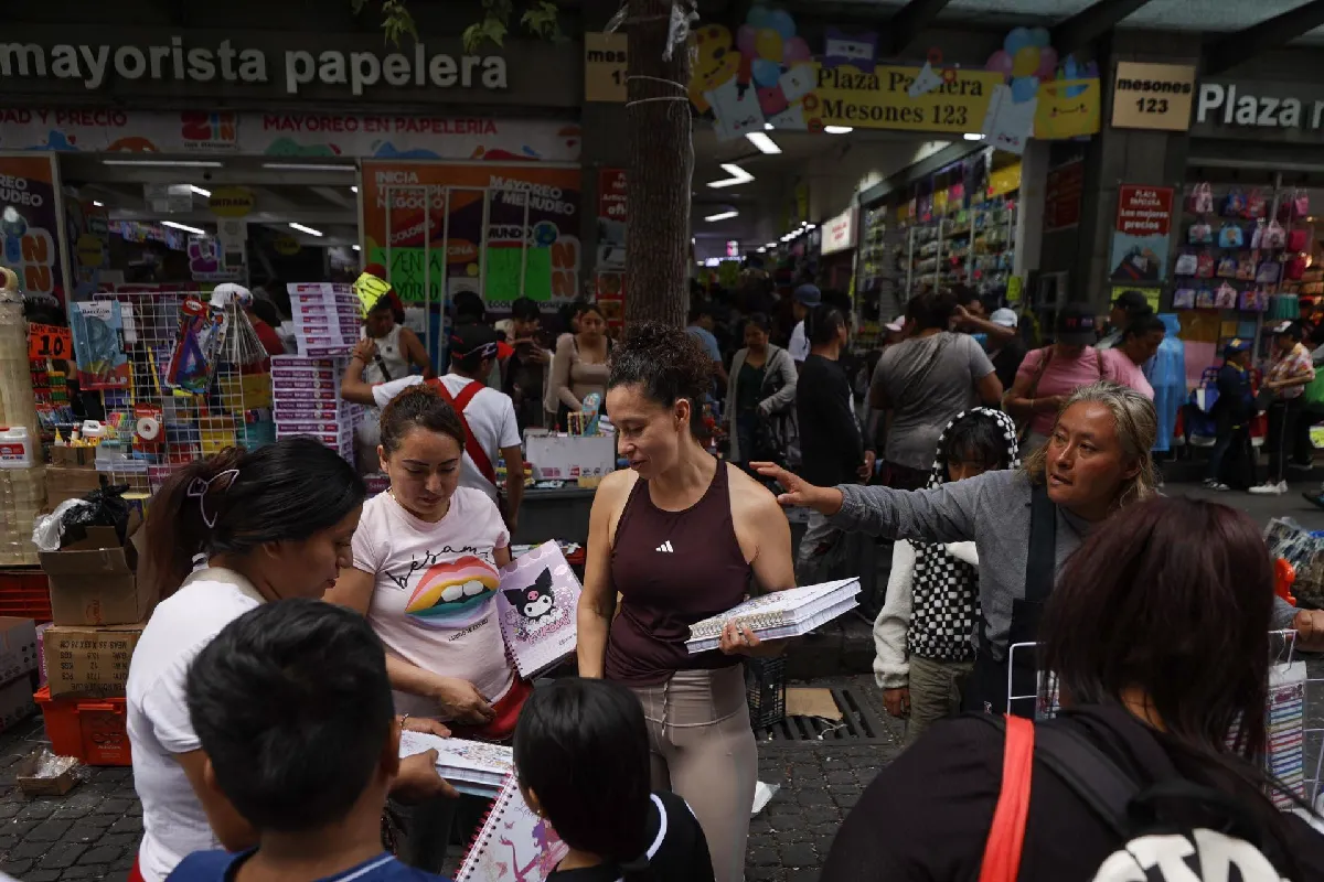 CDMX destina 704 mdp para apoyar a 650 mil estudiantes con útiles y uniformes