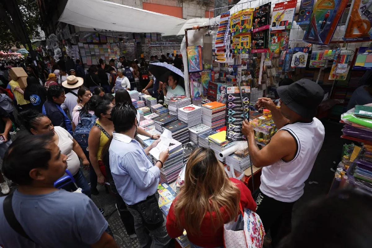 CDMX destina 704 mdp para apoyar a 650 mil estudiantes con útiles y uniformes