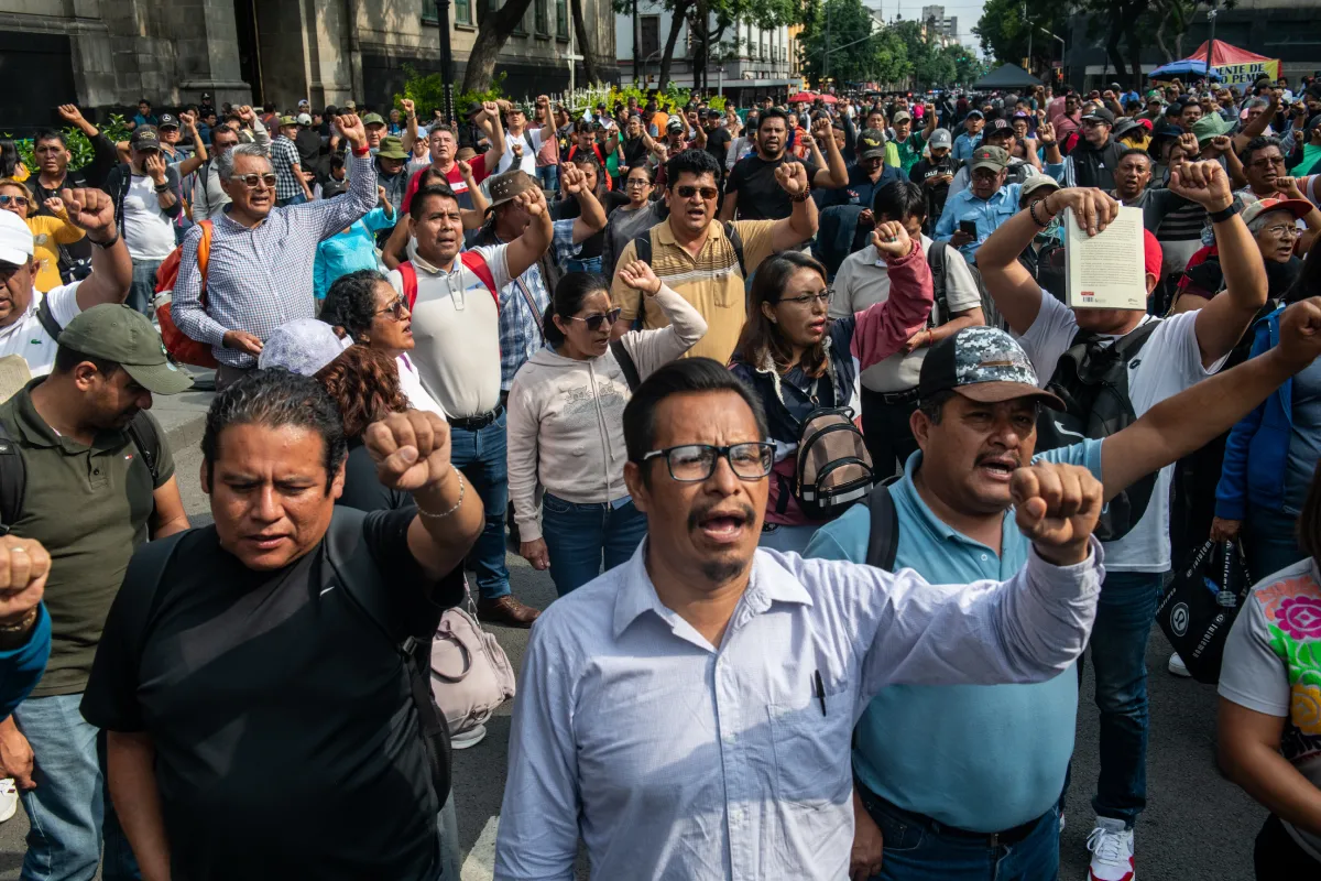 CNTE palacio nacional sección 22