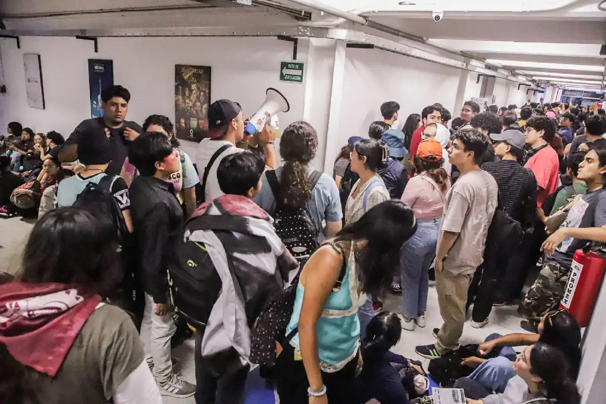 Canal Once toma de instalaciones