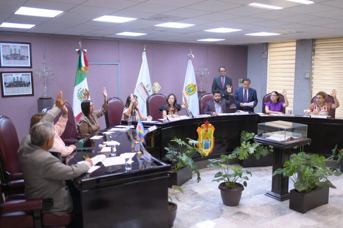 Desafueran a los alcaldes de Ixhuatlán del Sureste y Úrsulo Bravo, Veracruz