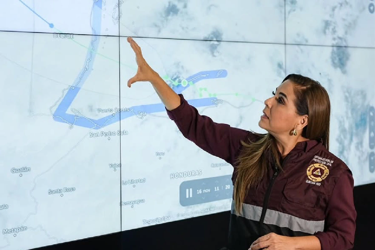 Durante los huracanes es necesario estar atento de la información que ofrezcan las autoridades estatales y de Protección Civil. Foto Gobierno de Quintana Roo.