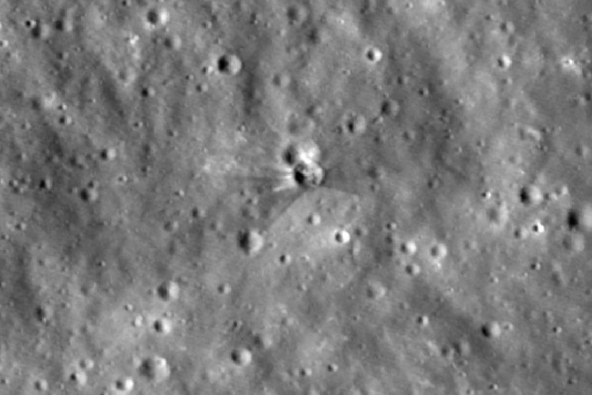 Luna space x choque cráter