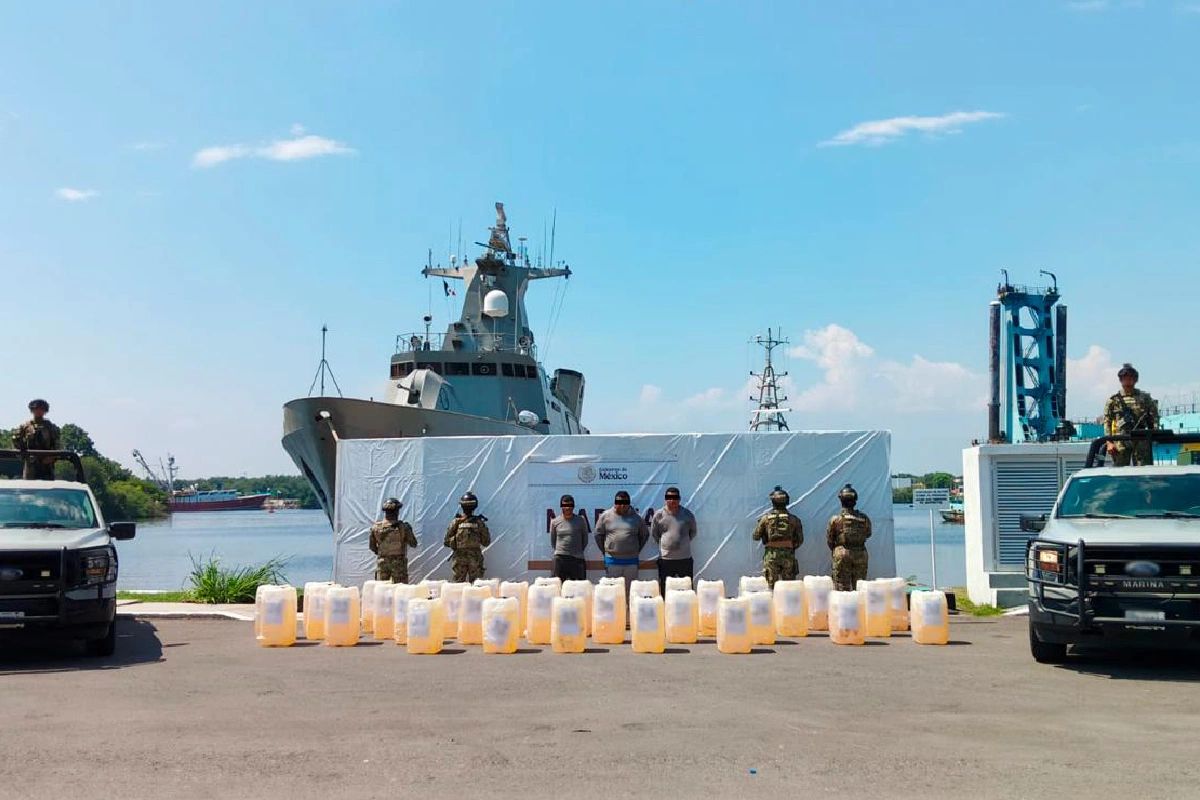Marina asegura 4.4 toneladas de cocaína y destruye laboratorio clandestino 