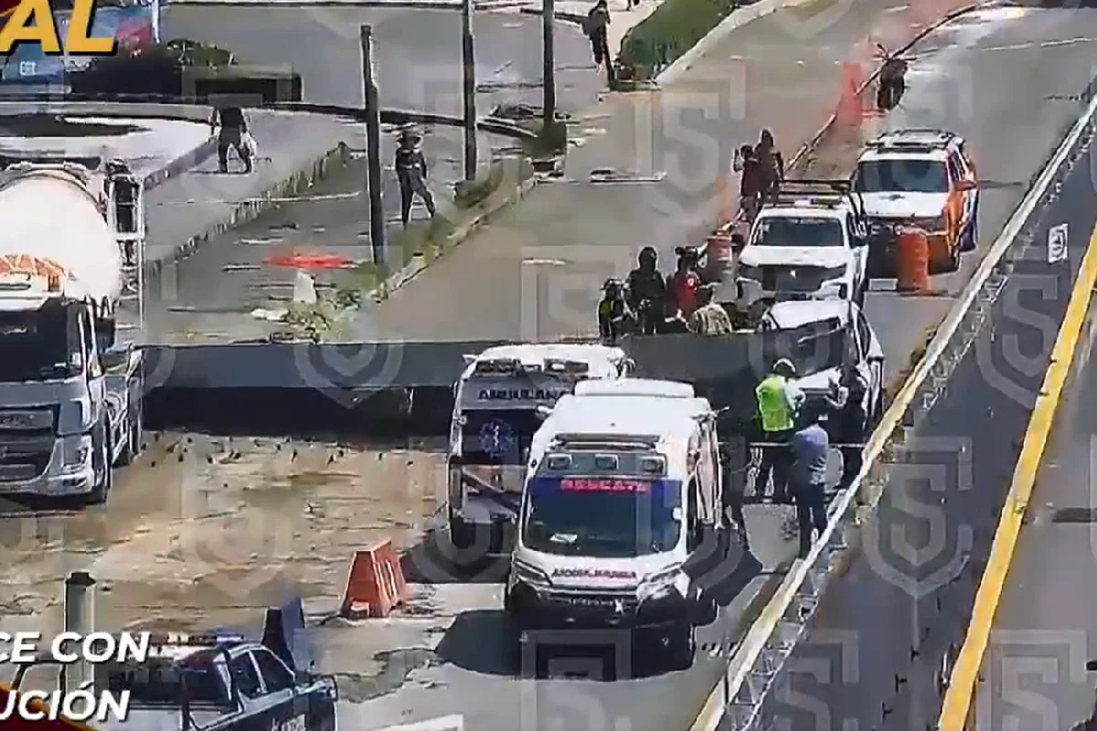 Paseo Interlomas accidente caida estructura