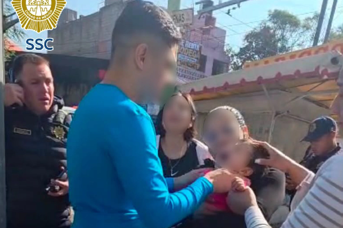 Policías de la CDMX auxilian a bebé de un año que se atragantó con un pan