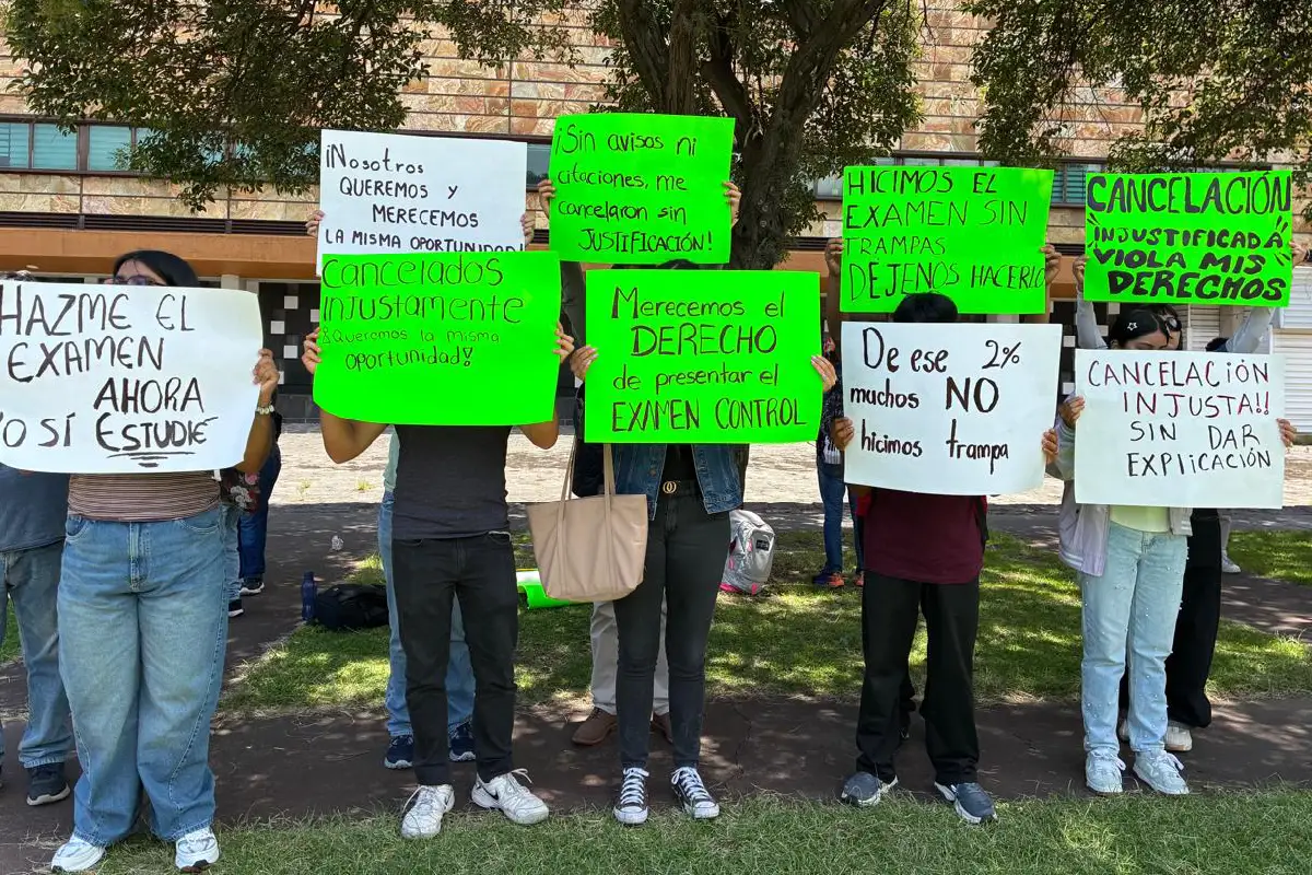 Protesta de aspirantes a la UNAM tras irregularidades detectadas