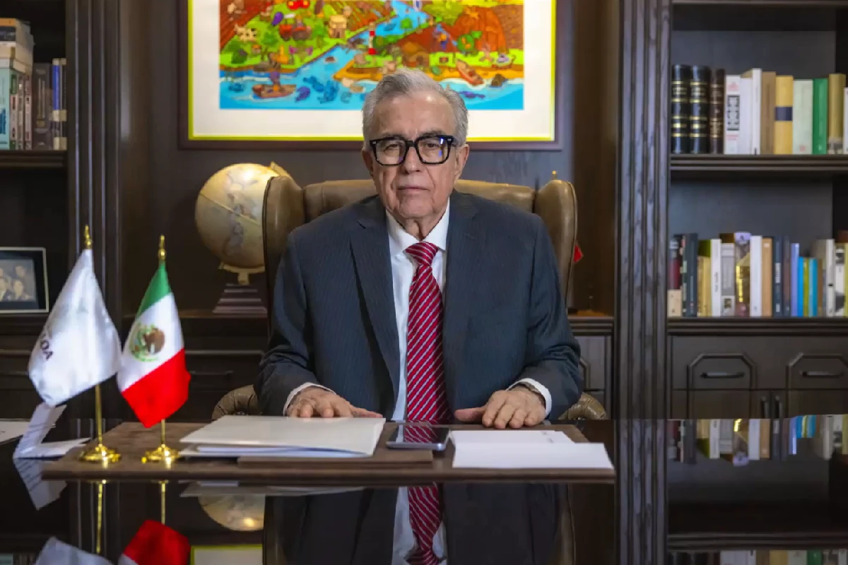 Rocha Moya regresa gubernatura sinaloa