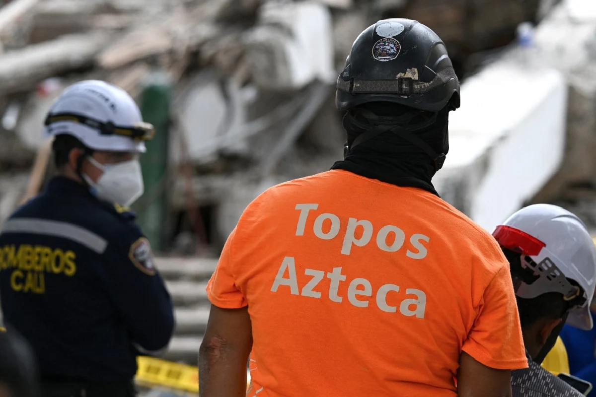 Topos Azteca viajaron a Colombia para apoyar en labores de rescate