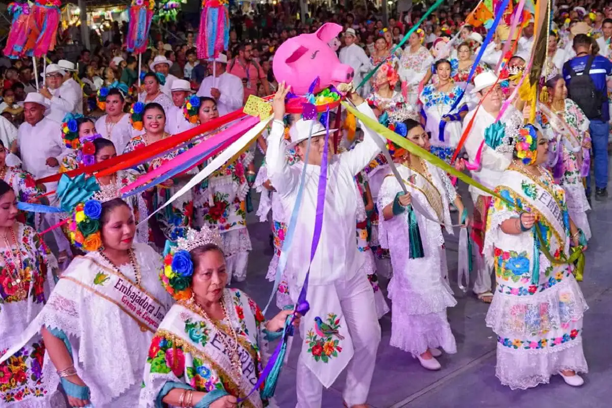 Familias mayas presumen su origen en las festividades del municipio. Foto: Ayuntamiento de Playa del Carmen.