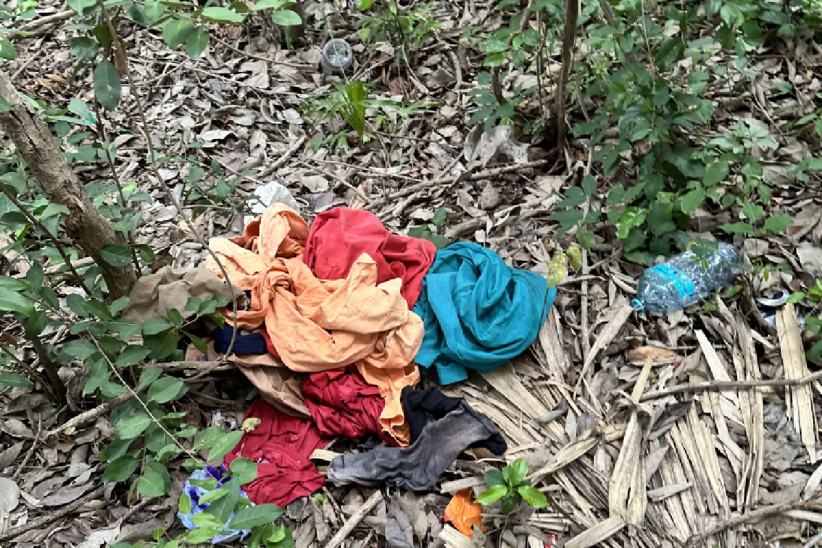 La basura y los desechos son comunes en la entrada de estos cenotes.