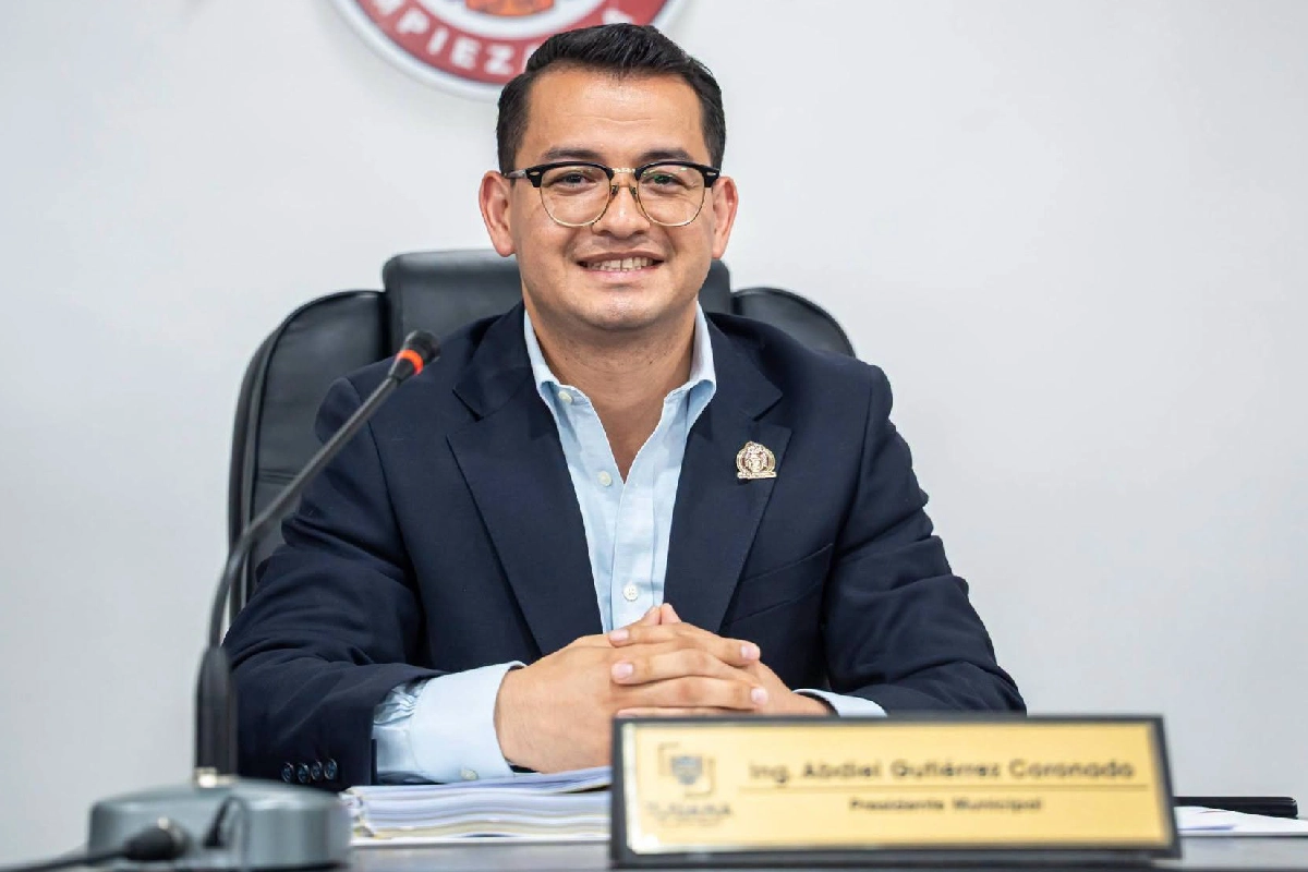 El presidente municipal, Abdiel Gutiérrez Coronado, encabezó el Cabiuldo y aprobó la abrogación del Reglamento. Foto: Ayuntamiento de Tijuana.