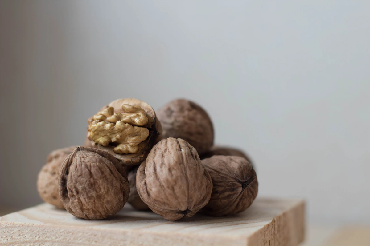 cómo pelar nueces de Castilla
