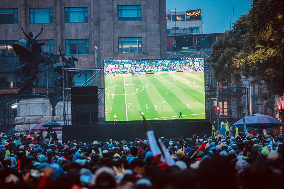 La mayoría de las pantallas se dejaron de instalar cuando Inglaterra eliminó a la Selección Mexicana