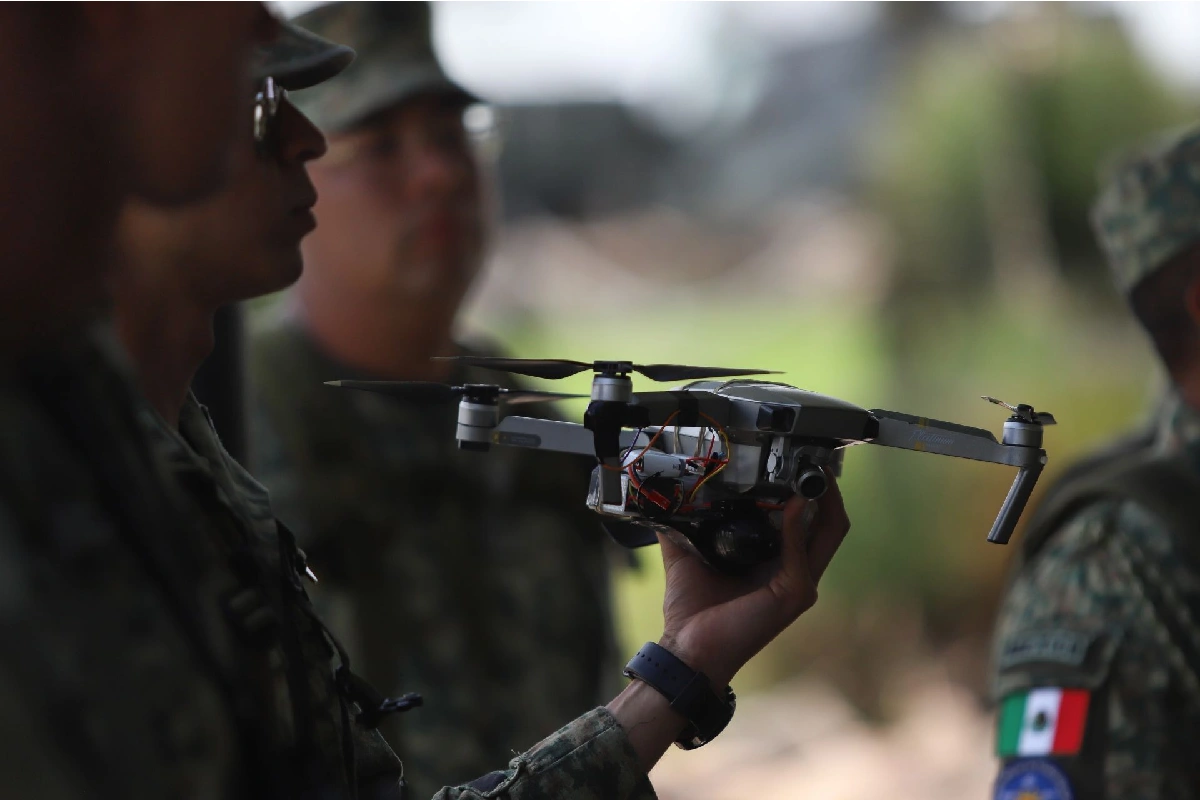 No hay “guerra de drones” en frontera México-EU, afirma Gabinete de Seguridad