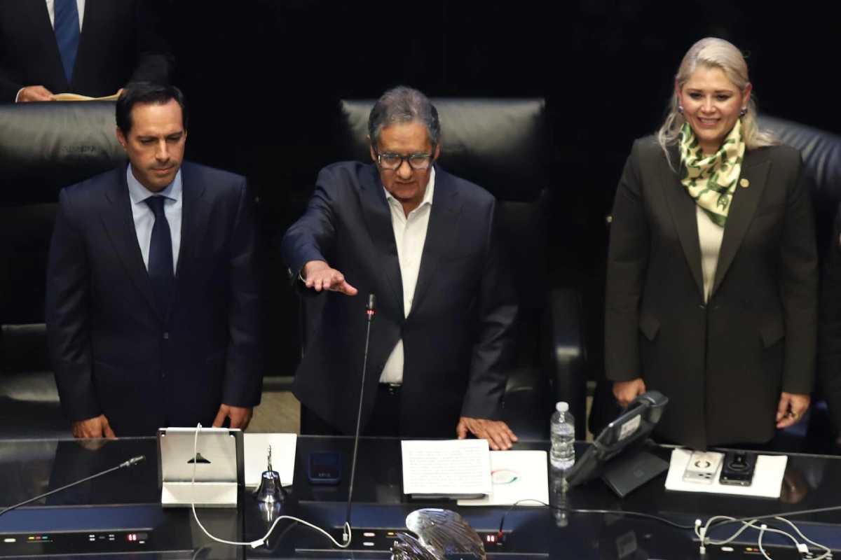  El senador Higinio Martínez tomó protesta como nuevo presidente de la mesa directiva en la Cámara de Senadores
