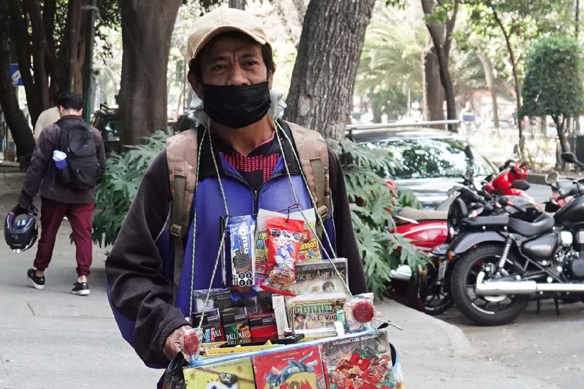 Fumar caro o comprar pirata: el alza de impuestos empuja a consumidores al mercado ilegal