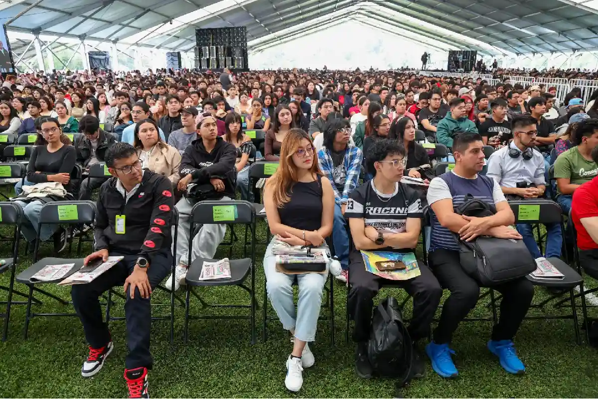 Casi 15 millones de jóvenes en México enfrentan barreras para una vida digna