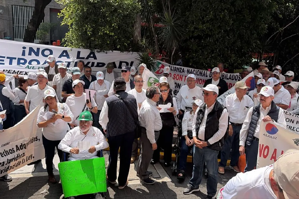 Jubilasdos manifestándose 