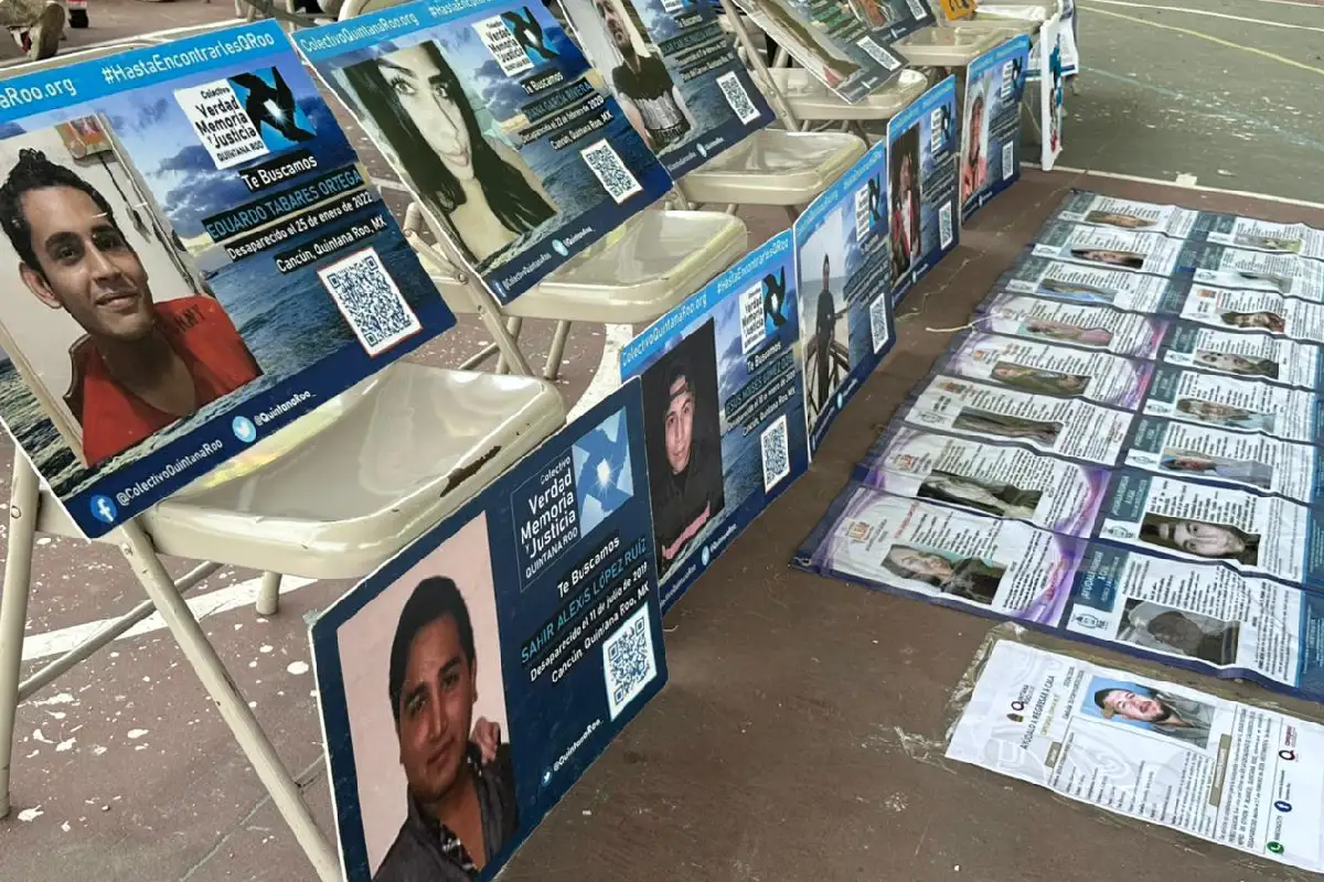 Familiares de desaparecidos quieren difundir las fichas de búsqueda en el transporte en todo Quintana Roo. Foto: Diana García.
