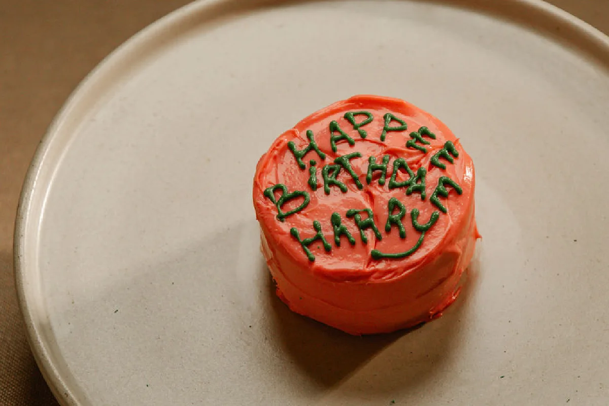 pastel de cumpleaños de Hagrid a Harry Potter