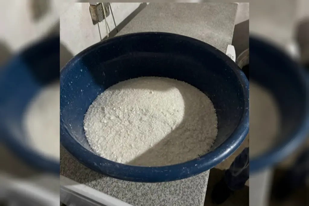 Parte del motivante para que existan estos laboratorios es que Sudáfrica se convirtió en un importante consumidor de droga, además de que se usa como base para su traslado a otros países vecinos.