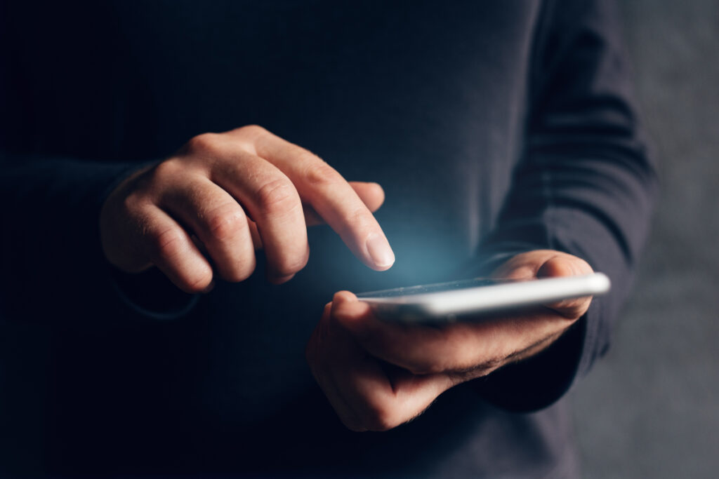 En el caso de WhatsApp, la aplicación solo funcionará al conectarse a una red Wifi (Fuente: Adobe Stock)