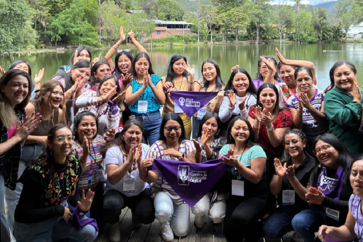“Somos las únicas que podemos decir sí o no”: nace en Oaxaca el Frente Comunitario contra la Violencia Digital