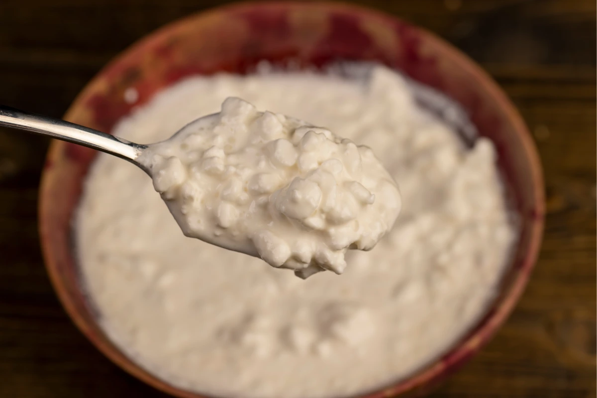 Cuchara con queso cottage