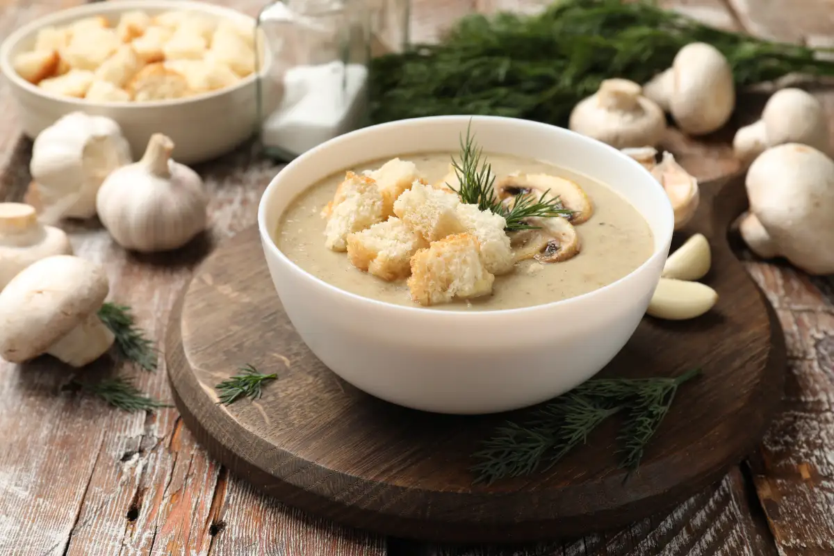 plato de crema de champiñón 