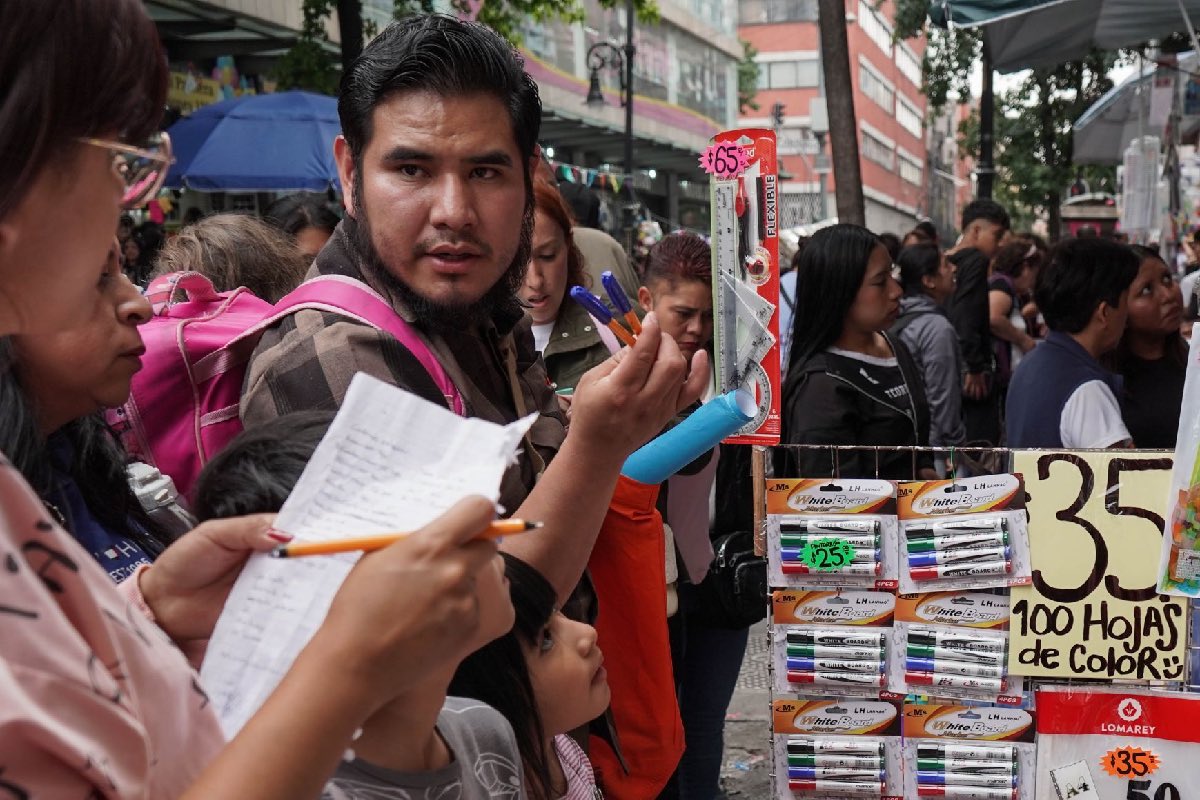 Ahorramos meses y aún así pedimos prestado”: el asfixiante regreso a clases para las familias