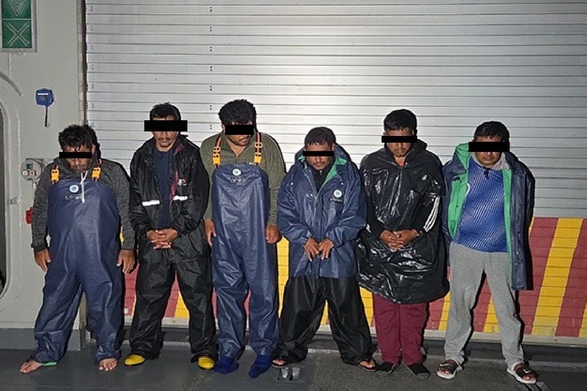 Los seis tripulantes quedaron a disposición de la Fiscalía General de la República. (Foto: Secretaría de Marina)