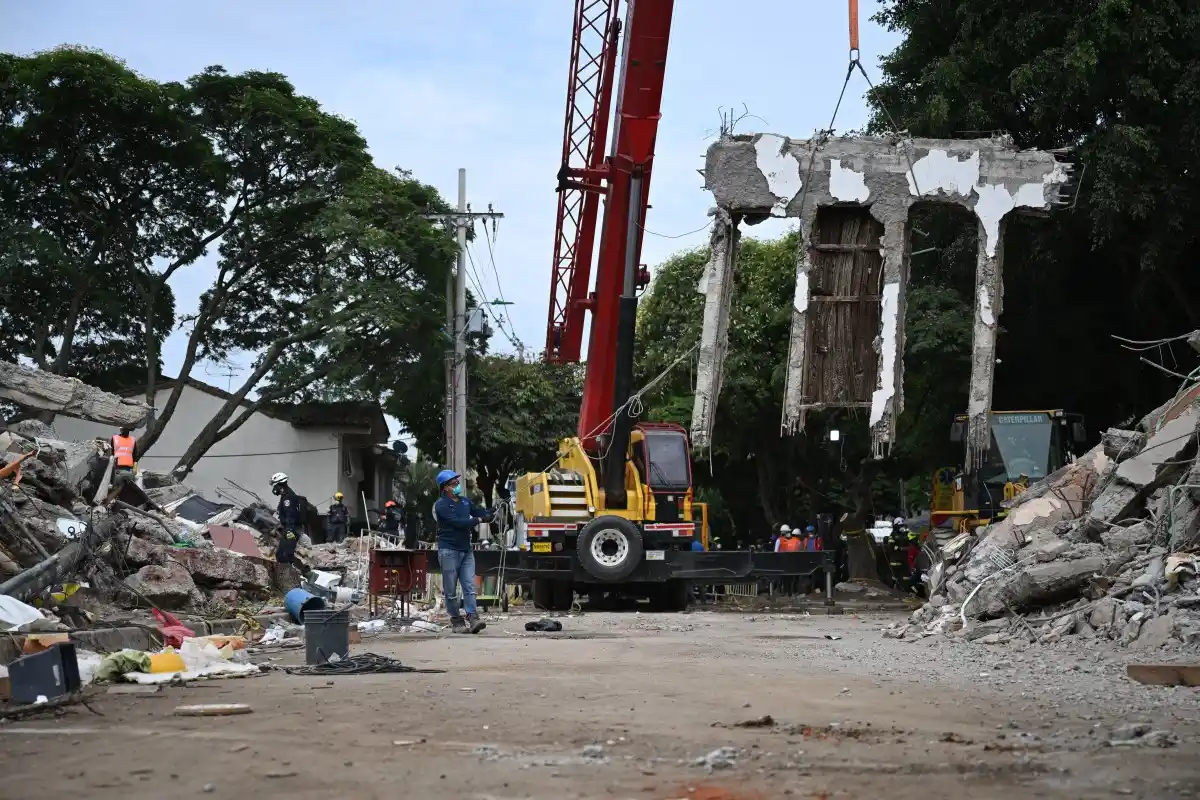 Familiares de mexicanos desaparecidos tras sismo en Colombia llegan a Pereira con apoyo de embajada