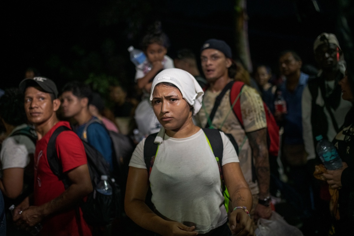 "Si tuviéramos papeles nos quedaríamos": sale de Tapachula la cuarta caravana migrante del año