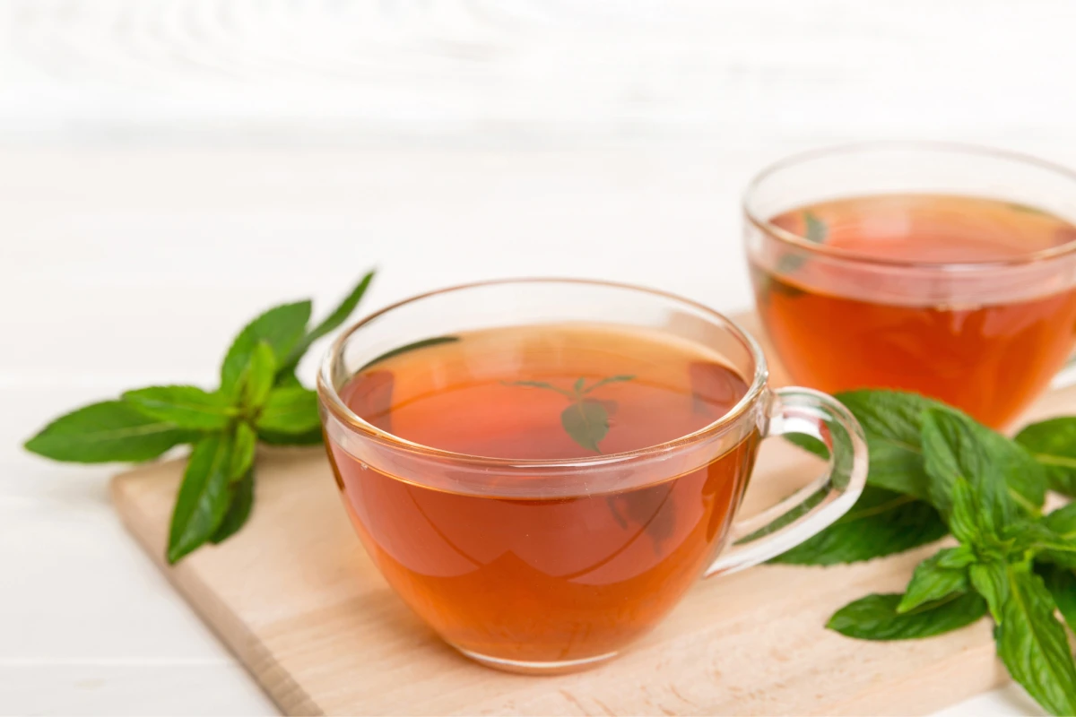 té de hojas de menta