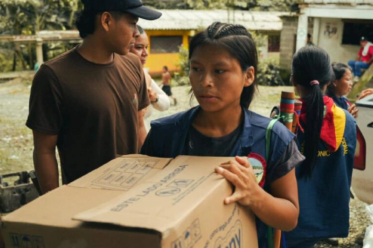 La ONIC entrega ayudas a las comunidades indígenas del Chocó. (Foto: Mongabay Latam)
