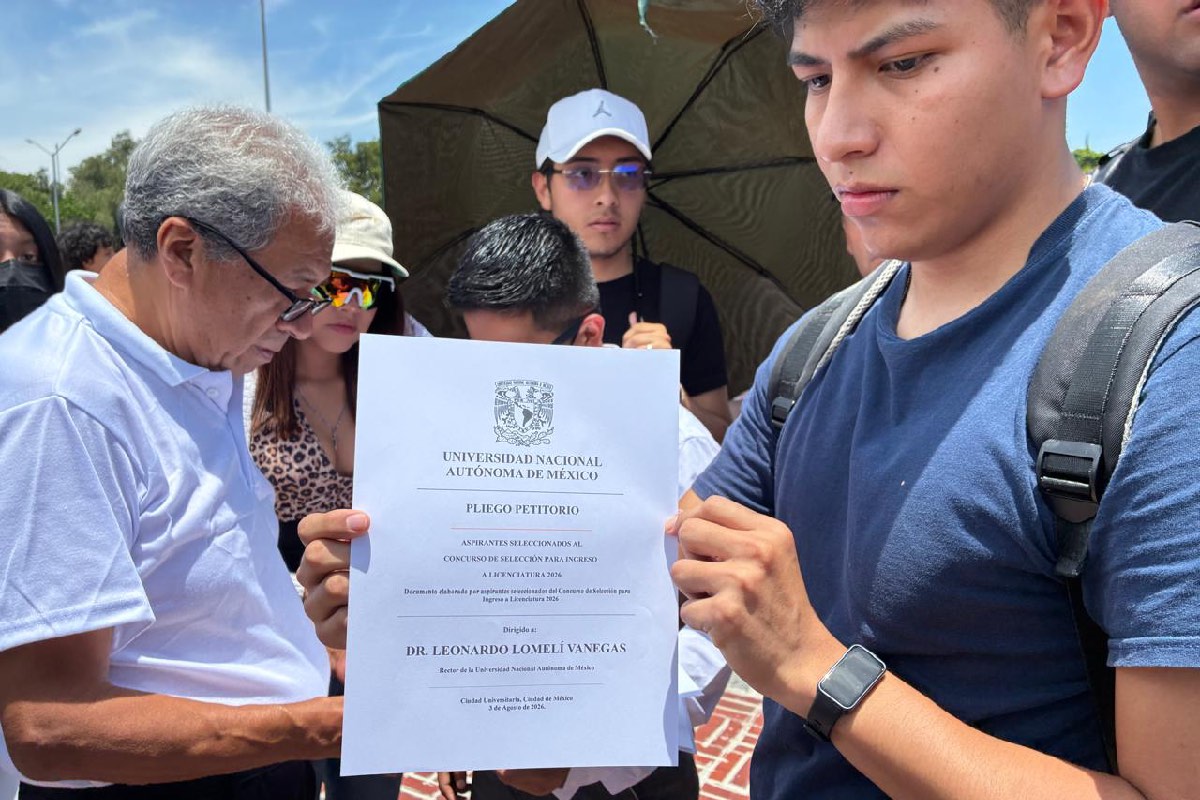 Aspirantes a la UNAM, cuya prueba se canceló, se retiraron luego de que les recibieran un pliego petitorio