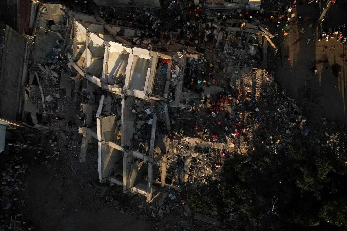 El sismo destruyó cientos de viviendas vulnerables y "pagadiarios", dejando a la intemperie a migrantes, vendedores ambulantes y víctimas de desplazamiento que habitaban en la ciudad.