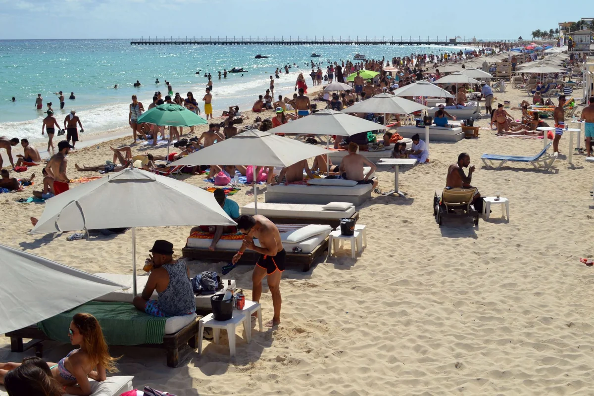 En comparación con el año pasado, la temporada de verano tuvo una merma en los turistas que llegaron a Quintana Roo. Foto: Cuartooscuro.