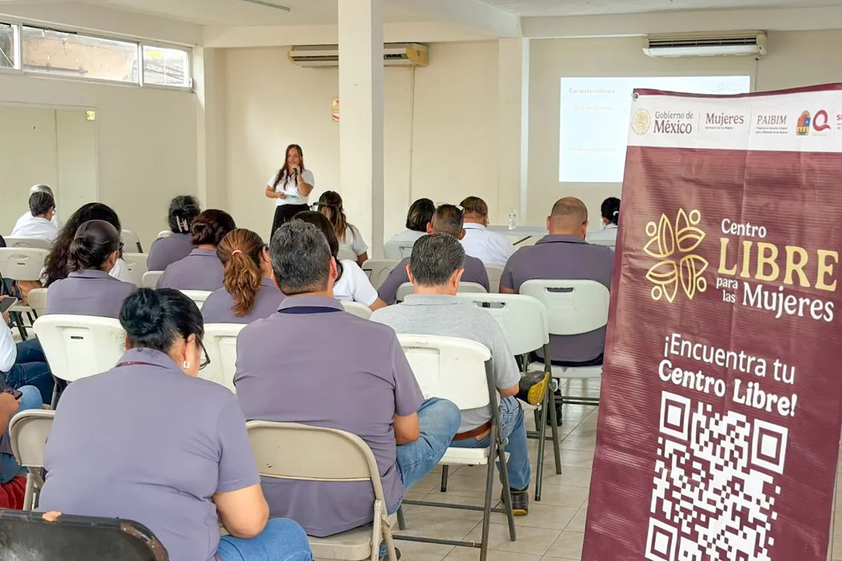 Funcionarios de diversas dependencias en la entidad son capacitados para atender a las víctimas de violencia de género. Foto: Semujeres.