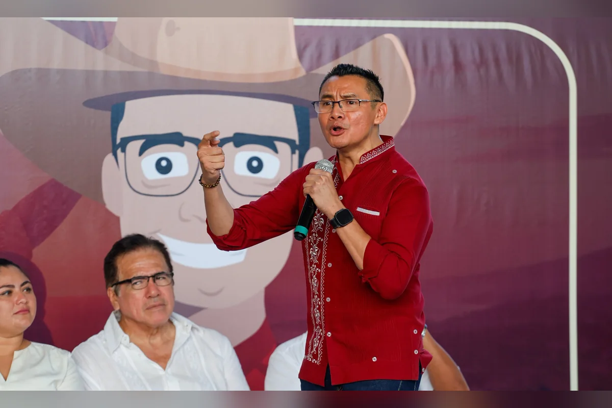 Alberto Batún Chuli, legislador de Morena, busca que las denuncias falsas sean castigadas más severamente en Quintana Roo. Foto: Diana Martínez.
