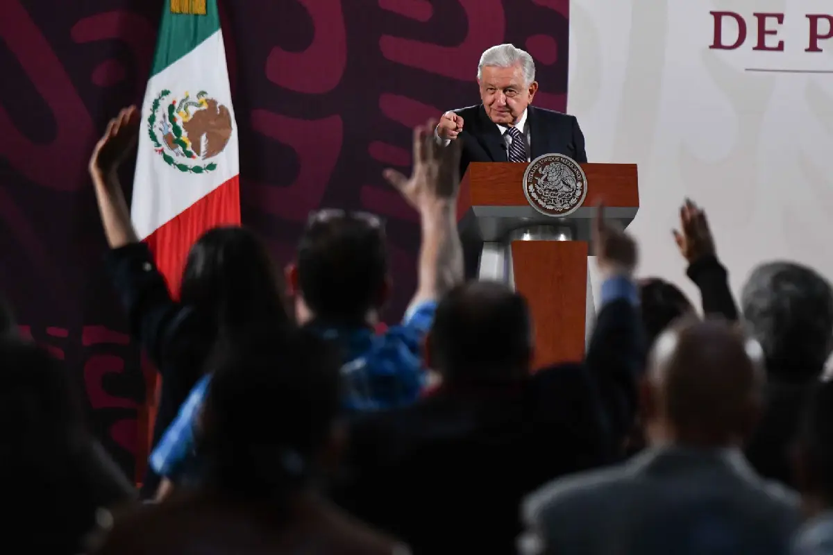 AMLO contratos sindicato empresa limpieza