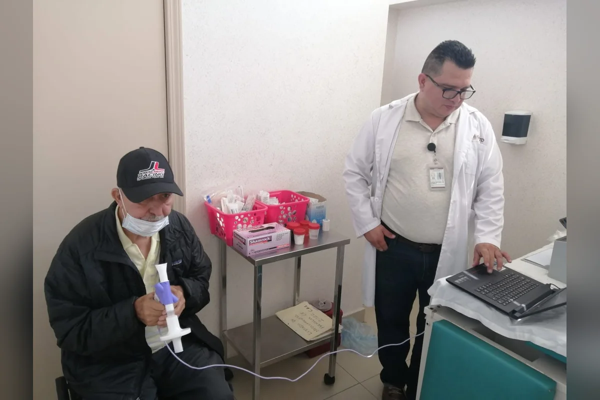 Atender a los pacientes se ha convertido en un verdadero reto para el personal de salud en el hospital. Foto: Secretaría de Salud.