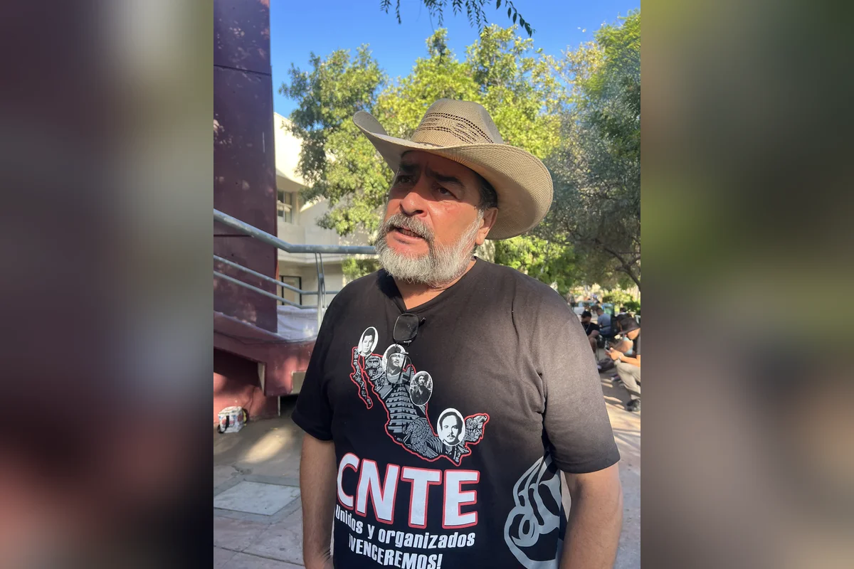 Jerónimo Castro Fuentes, coordinador municipal de la Coordinadora Nacional de Trabajadores de la Educación, exigió que la Secretaría de Educación cumpla con las promesas que le han hecho a los maestros. Foto: Montserrat Flores.