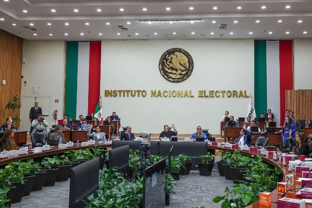 INE pide renovar más de 5.4 millones de credenciales para votar previo a elección 2027