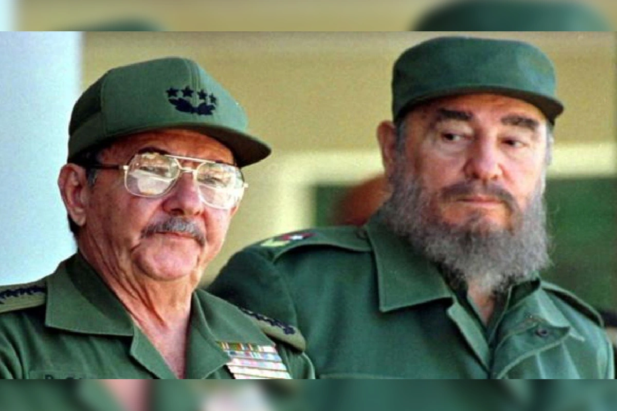 Raúl y Fidel Castro